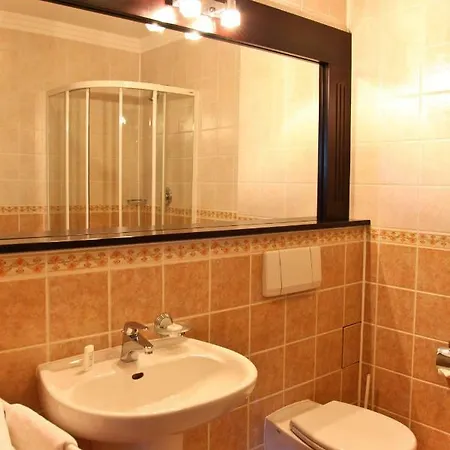 Wzgorze Toskanii Conferences & Restaurant Panzió 3*