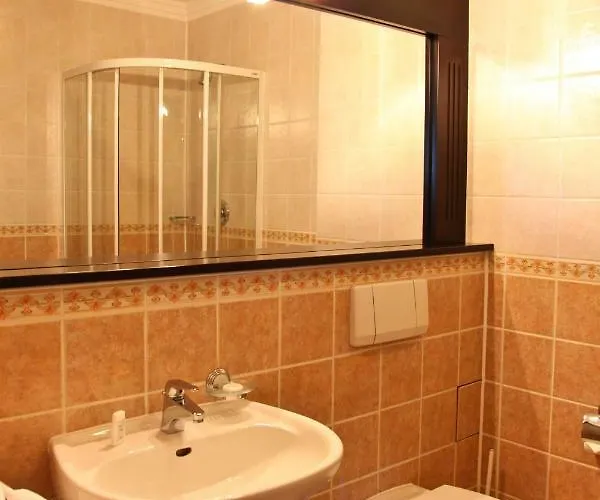 Wzgorze Toskanii Conferences & Restaurant Bed & Breakfast 4*